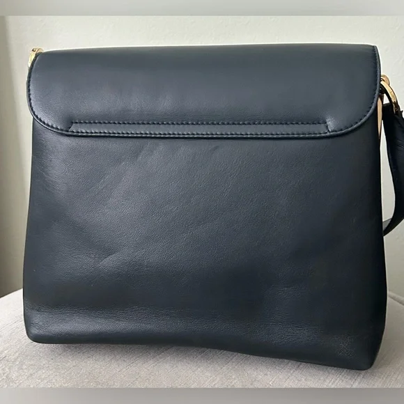 Authentic Salvatore Ferragamo Studio Box Navy Leather Gold Gancio Med EUC - Picture 8 of 15